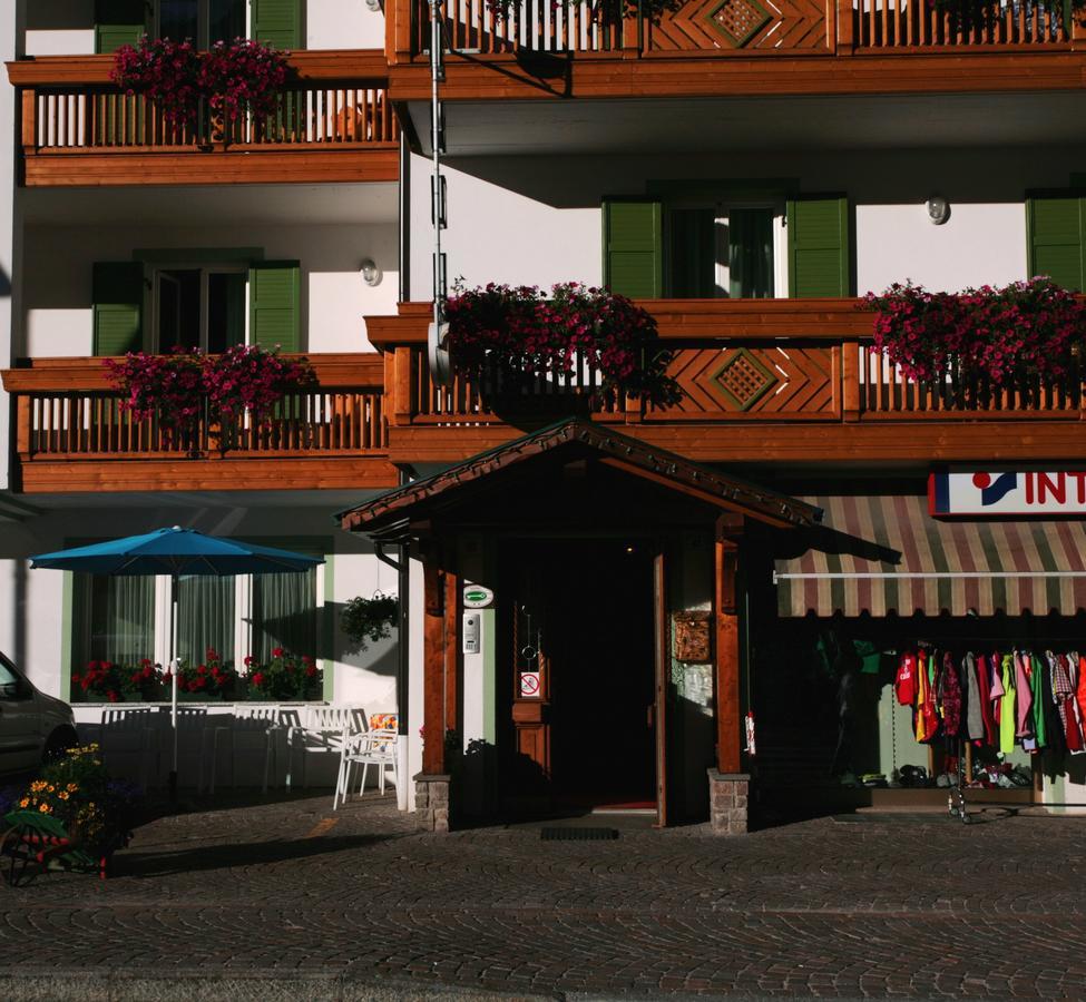 Garni Eden Canazei Exterior foto